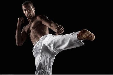 横板类魂游戏《尘埃异变》Switch版明年发售